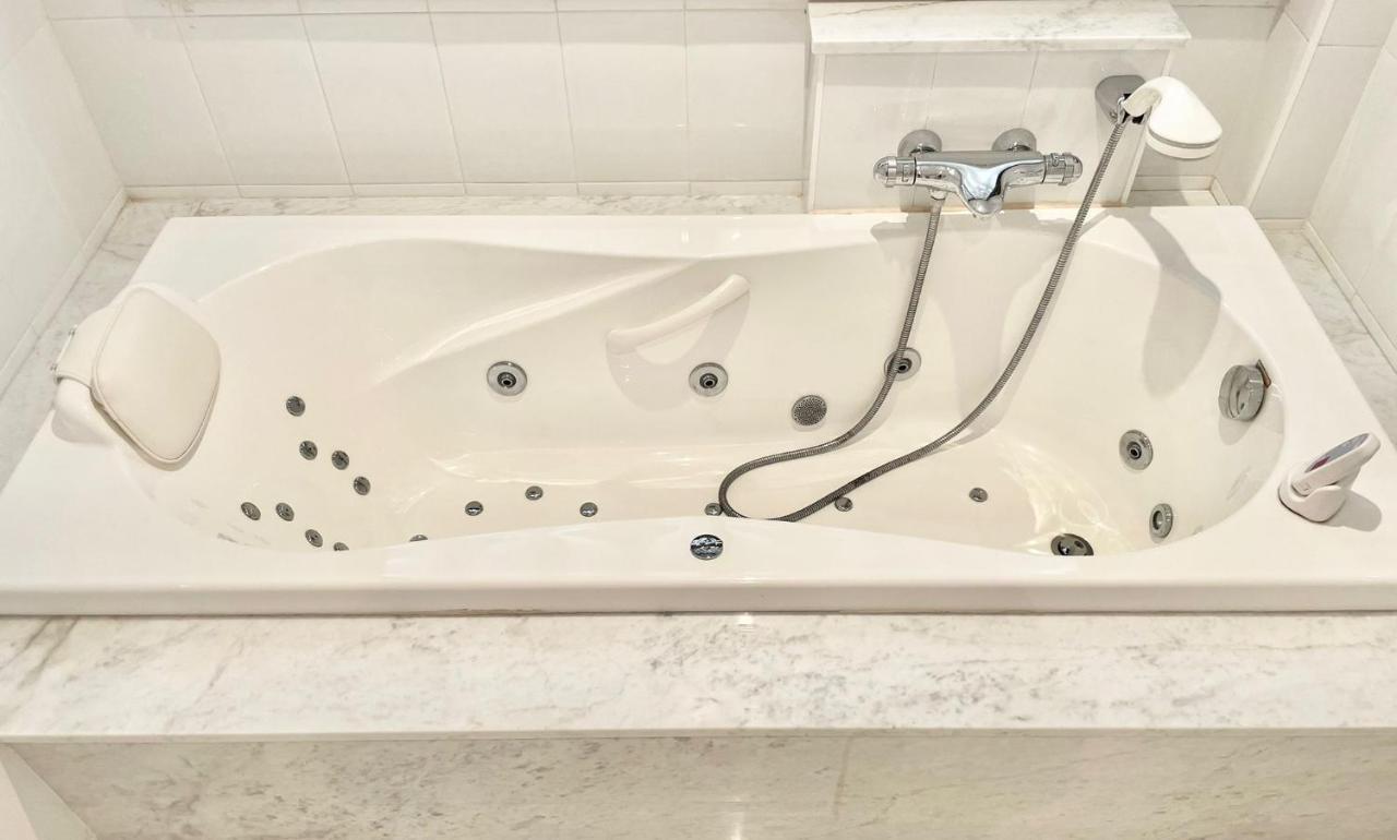 Luxury Family Apartment In Roses Esterno foto